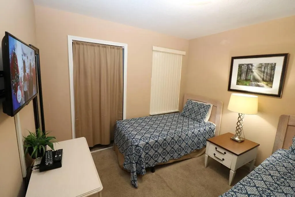 Near Dis & Sleeps 10! Two King Master Br Suites, Bunks For The Kids, Private Patio, No Steps, Pool, Rates! キシミー
