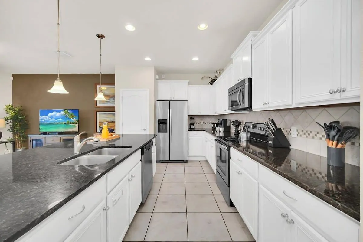 Windsor At Westside Corner Unit Next To Amenities