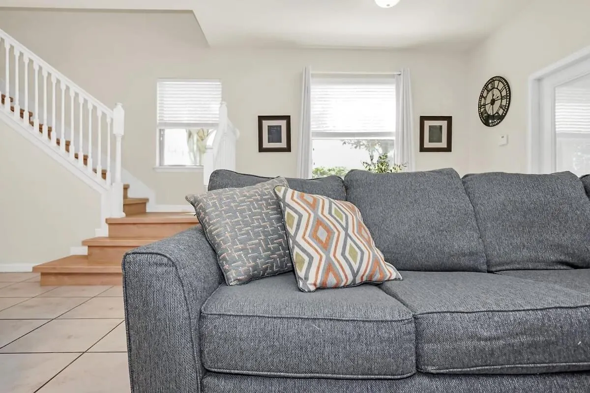 Windsor At Westside Corner Unit Next To Amenities *