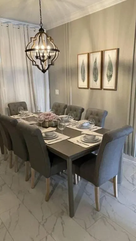 Relaxing 4 Bed Town With Splash Pool Townhouse בית נופש קיסימי