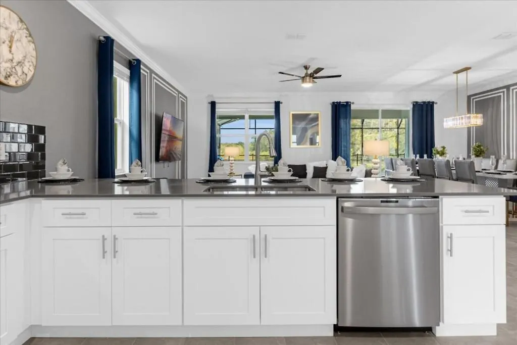 8 Bedrooms- 5 Bathrooms- Storey 2909 Ps Сasa de vacaciones Kissimmee