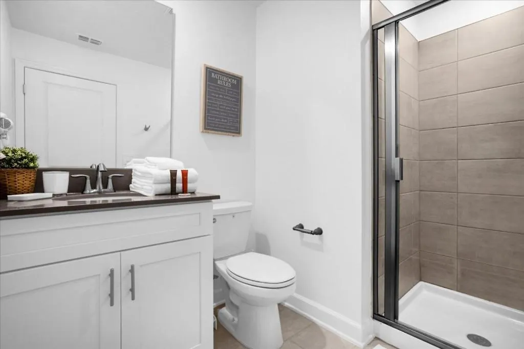 Дом отдыха 5 Bedrooms- 4 Bathrooms- Storey 2432rt New