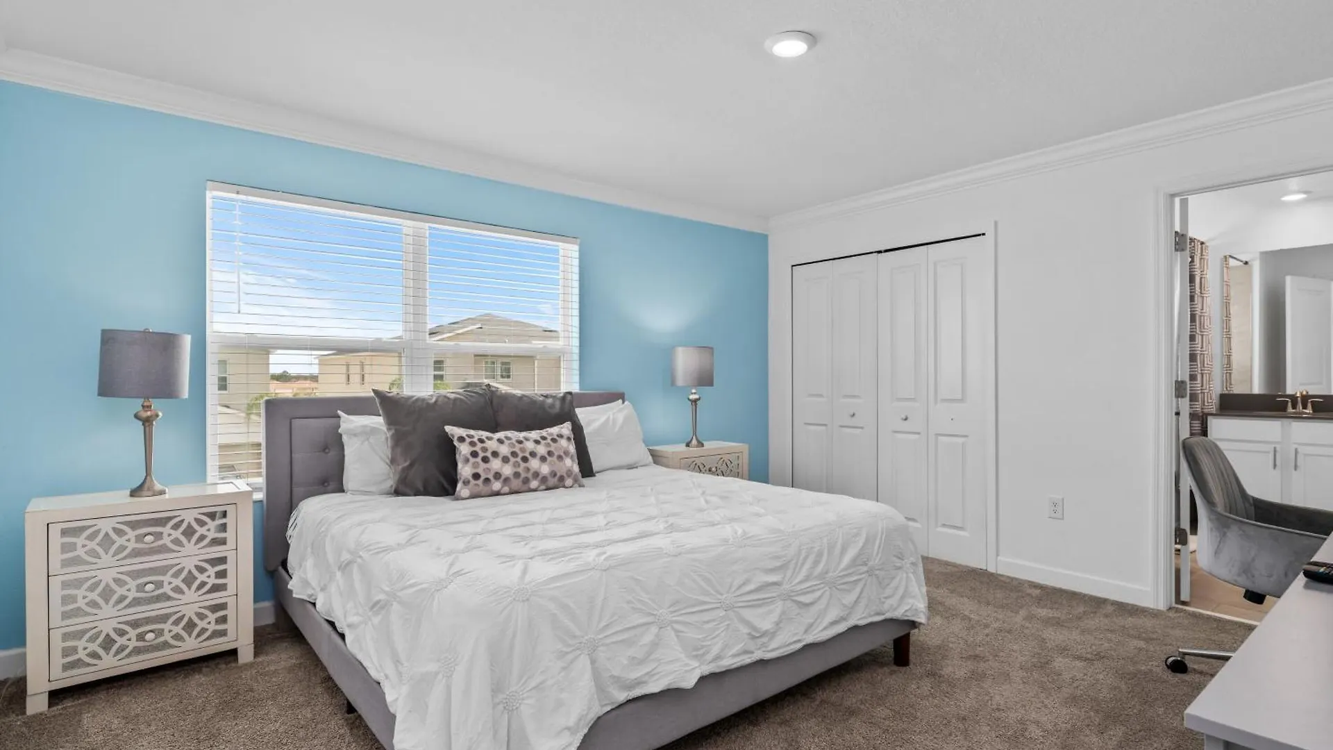 4 Bedroom Townhome Free Access To Amazing Chg109 Nyaraló