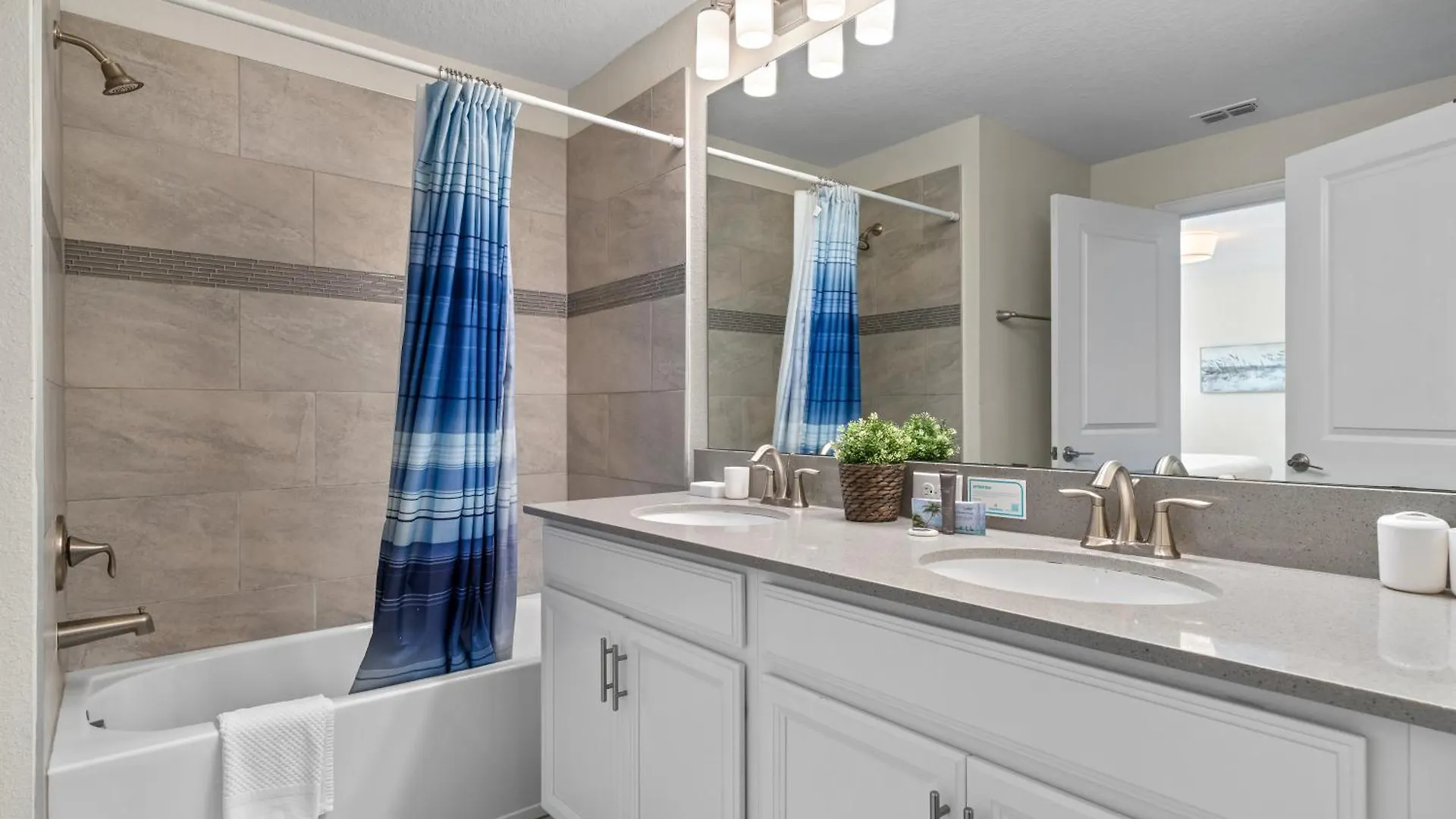 Comfy Townhome 8 Min To Stl120 Holiday home *