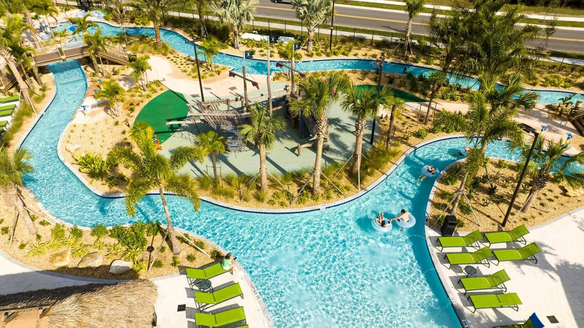 Stunning Front Pool Movie Themed 2997 Kissimmee
