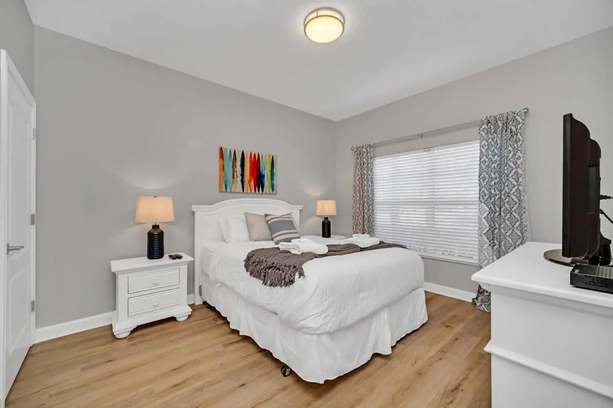 In The Heart Of Storey 4bd 3ba Pool Townhome 4sl4857 Holiday home