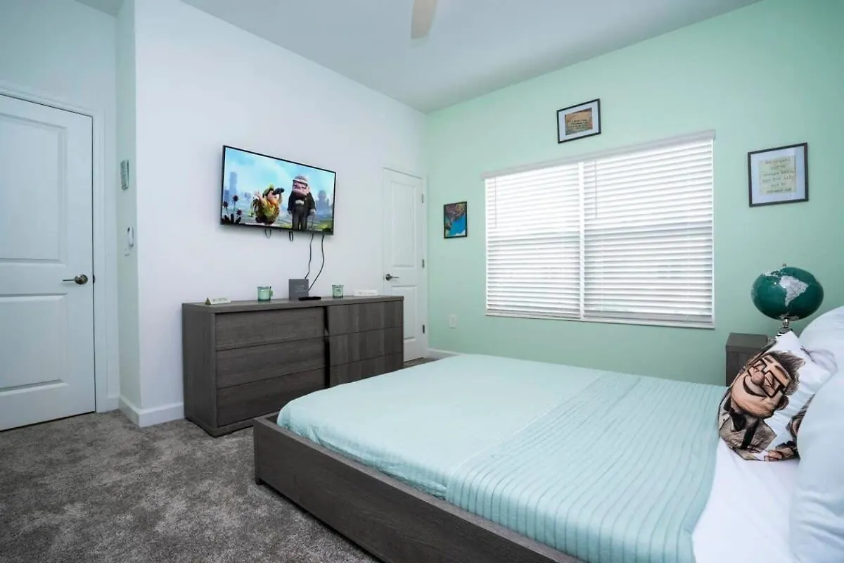Gorgeous 4 Bedroom W Screened Pool Close To 2653 펜션 키시미
