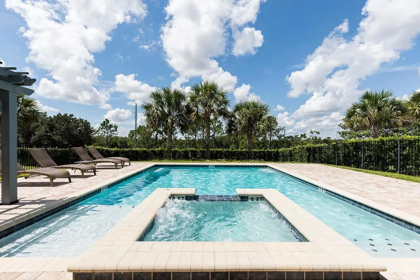 Energetic 9 Bdrm With Gazebo At Encore