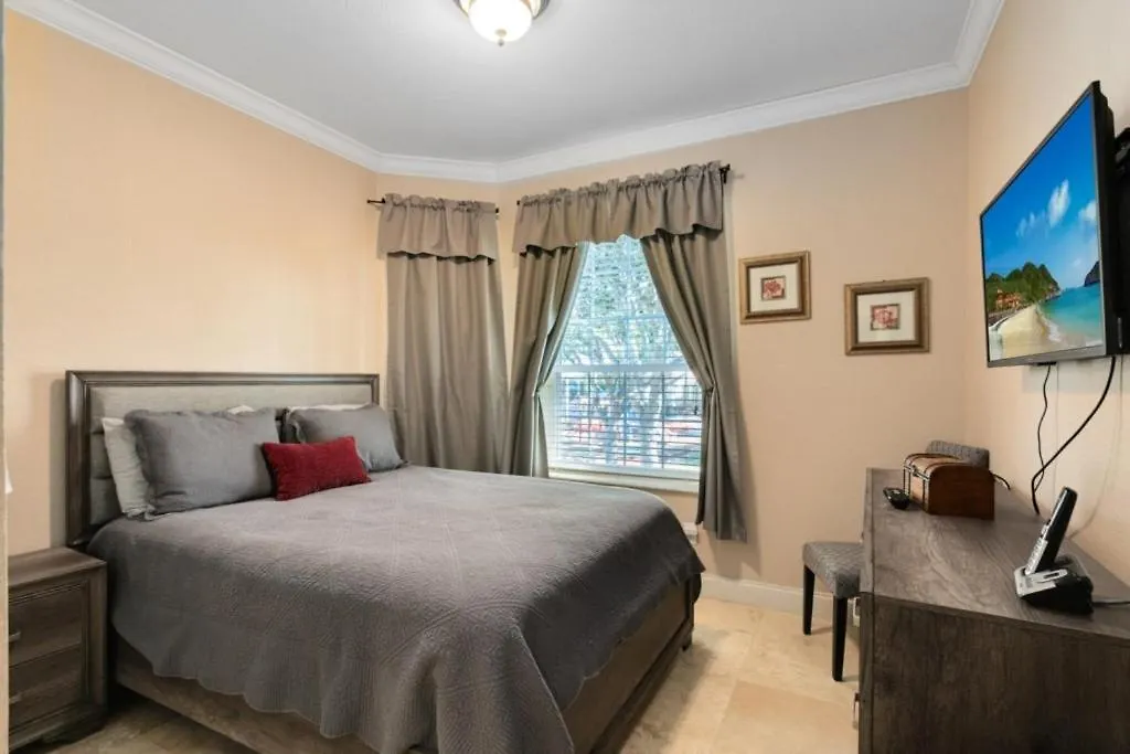 Spacious 3 Bed, 2 Bath In Gated Community Kissimmee