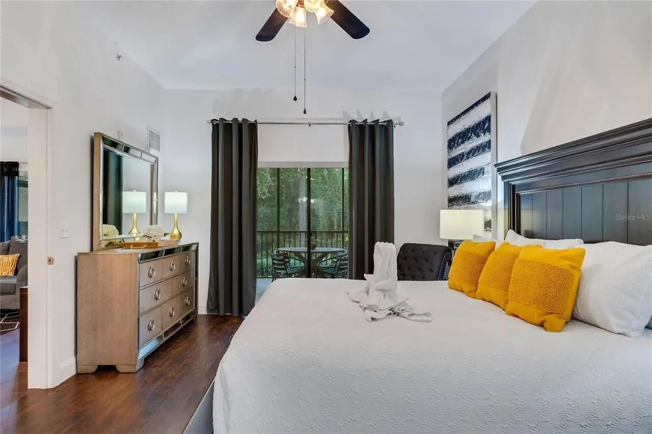 3 Bed - Private Oasis - Completley Immaculate Appartamento *