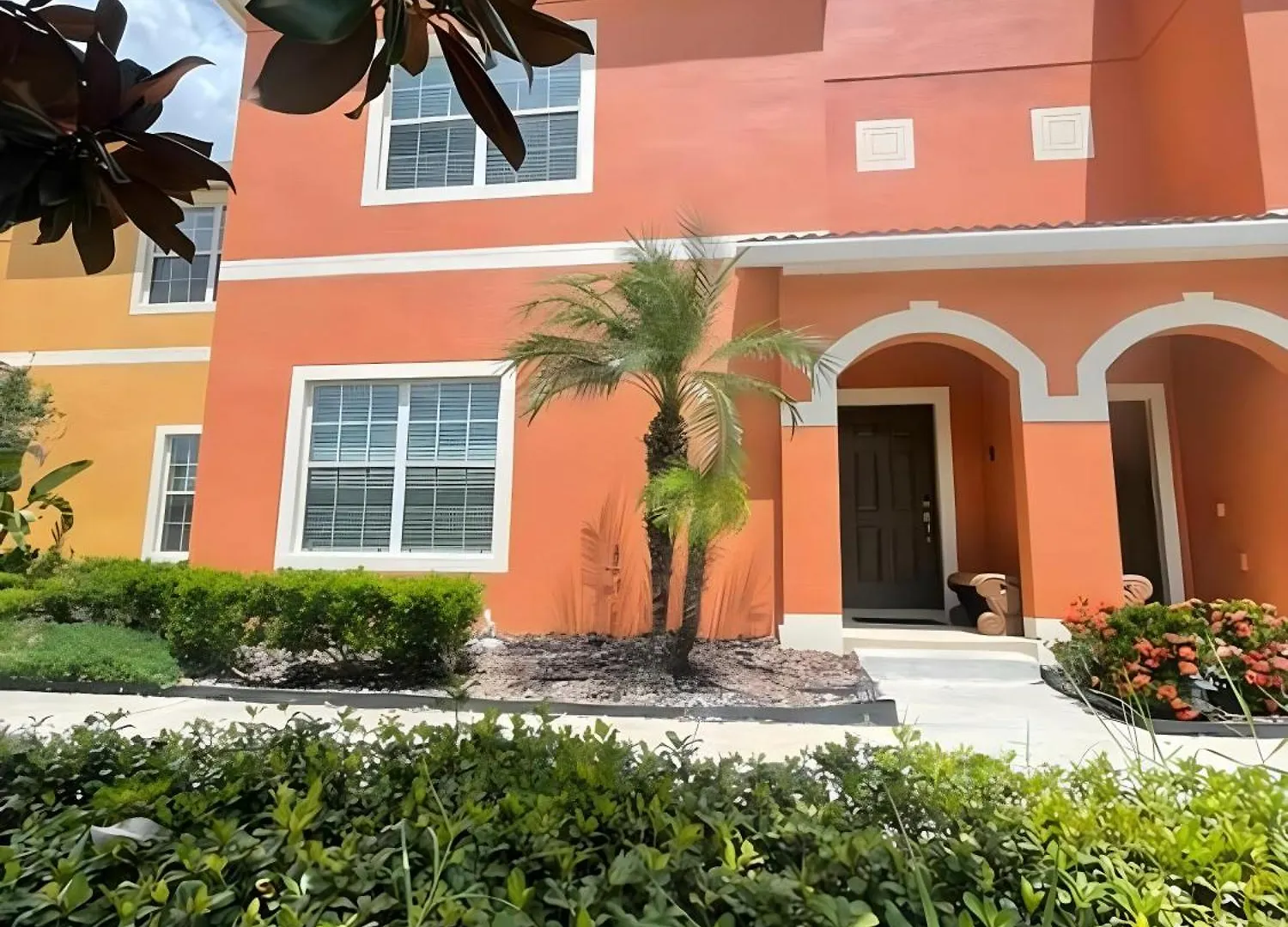 Amazing 4 Bedroom 3 Bath At Paradise Palm *