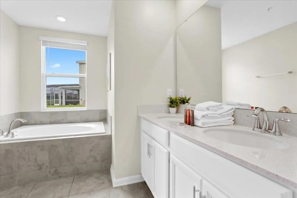 2 Bedrooms- 2 Bathrooms- Champions Gate 897 Oa