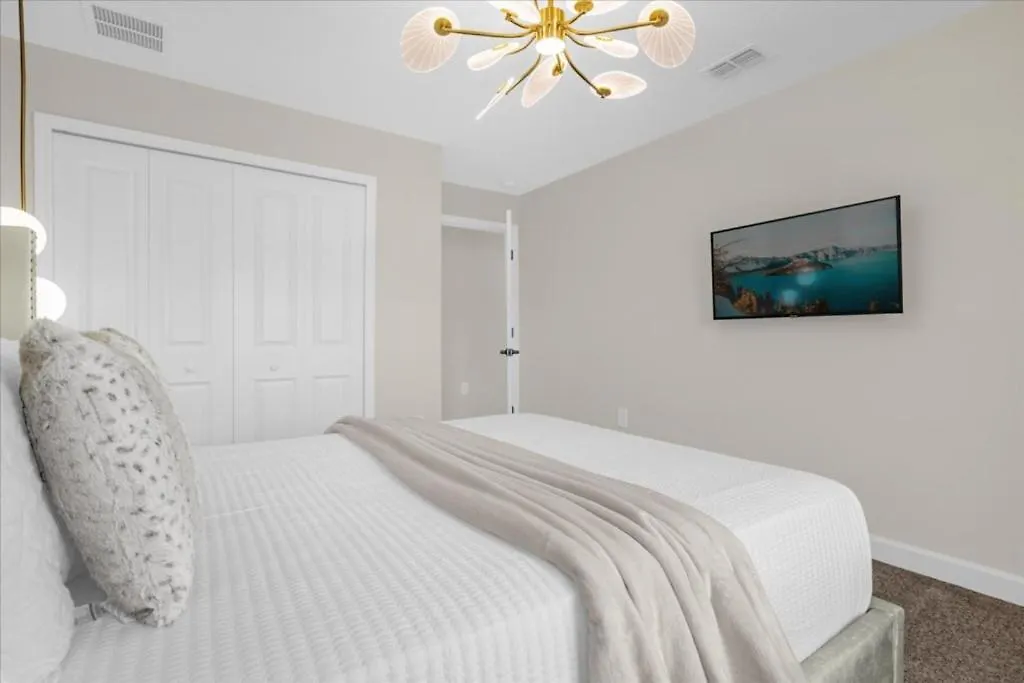 4 Bedrooms- 3 Bathrooms- Storey 2621 Ss * Kissimmee