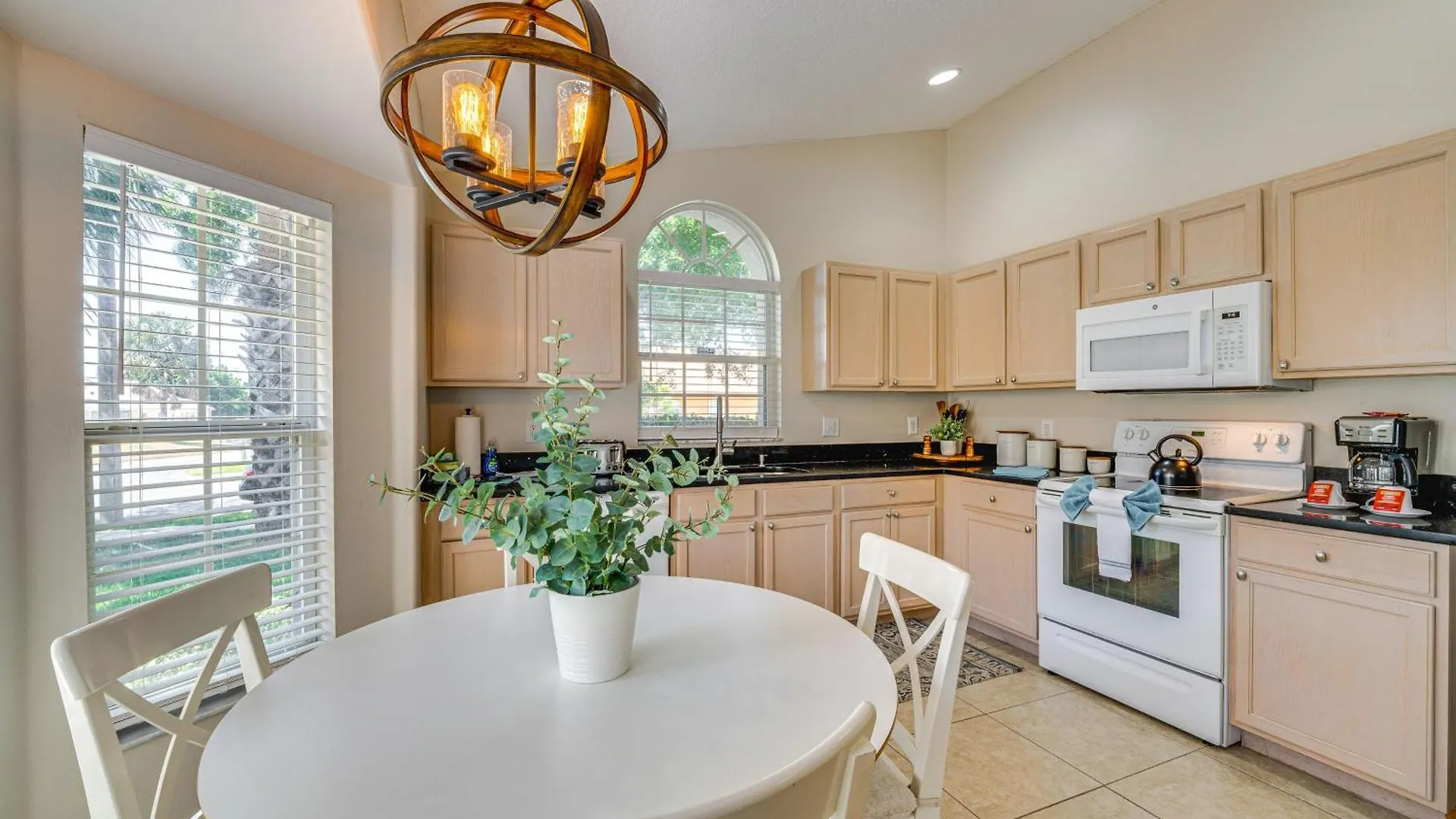 Family-friendly House With Private Pool! Holiday home *