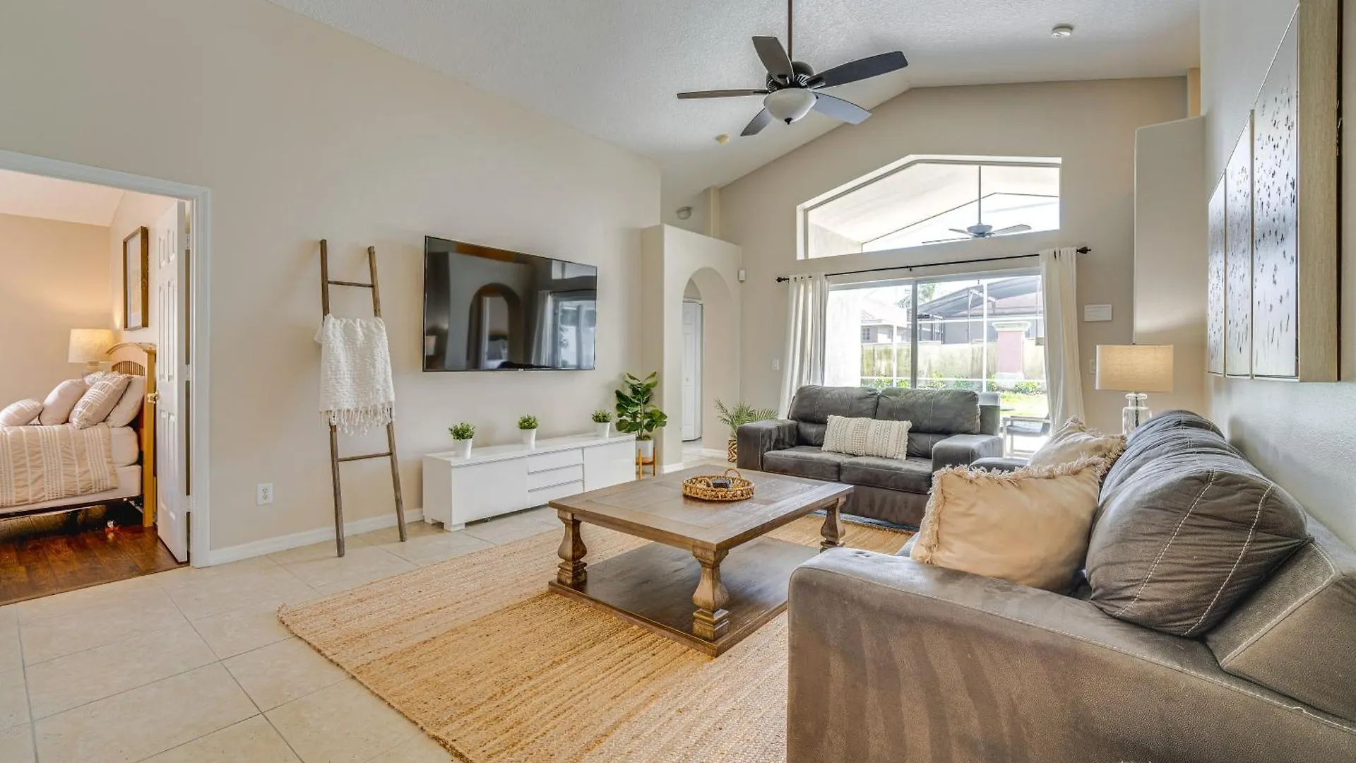 Family-friendly House With Private Pool!