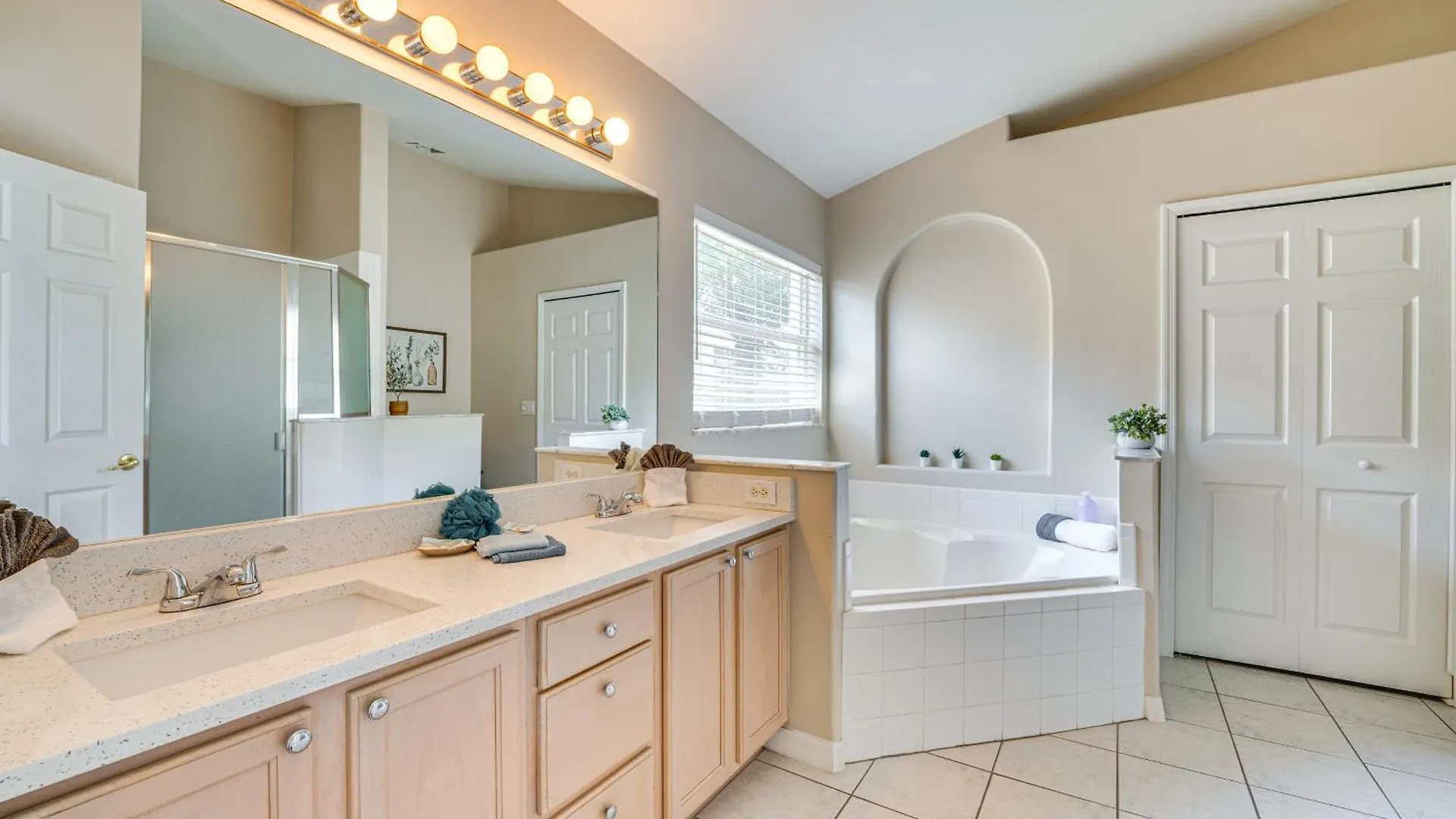 Holiday home Family-friendly House With Private Pool!