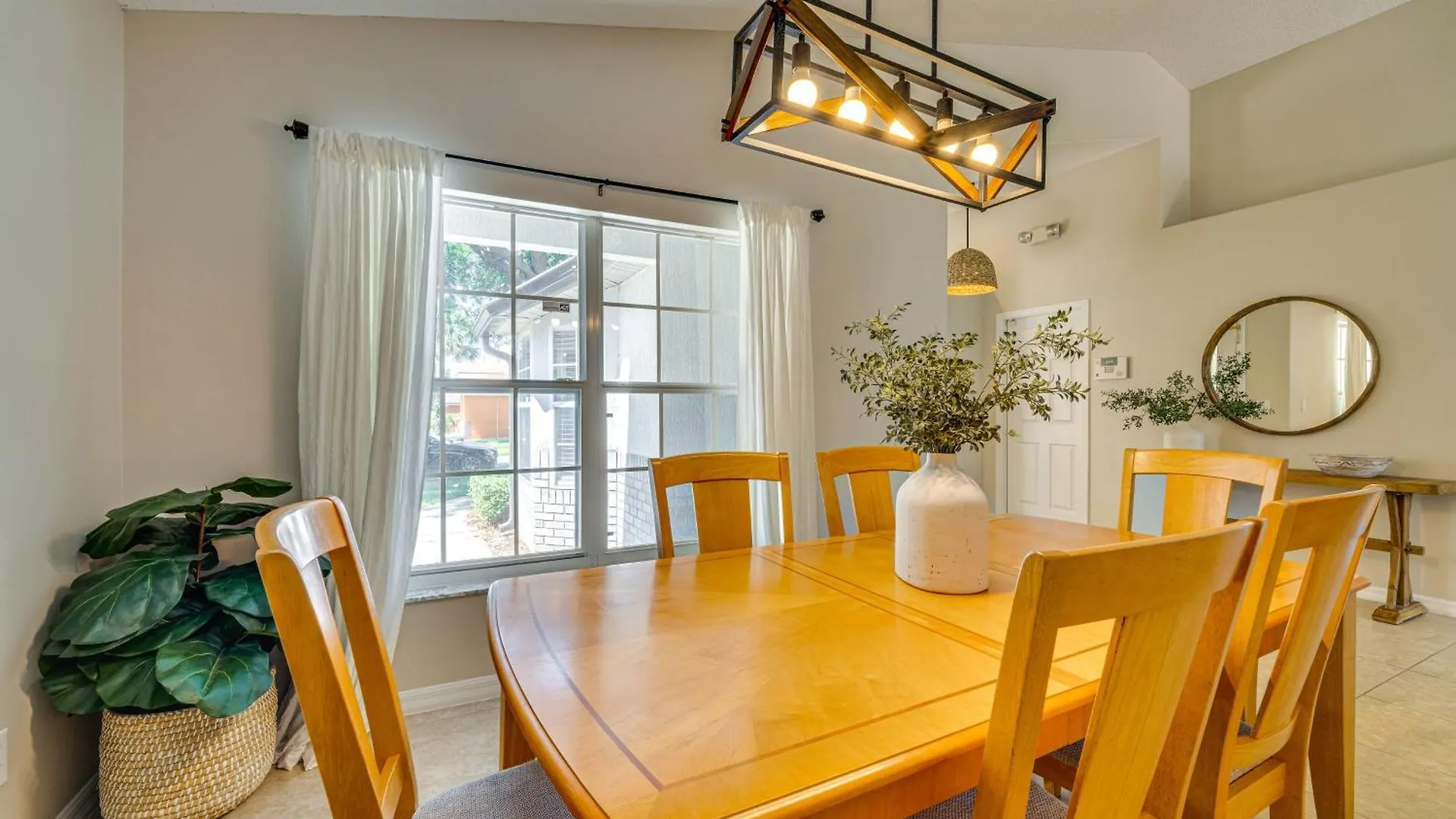 Family-friendly House With Private Pool! *