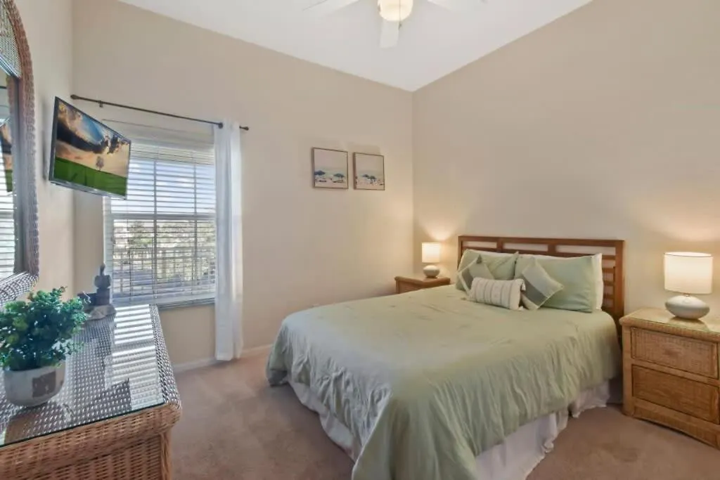 Third Floor Unit In Bahama Bay *