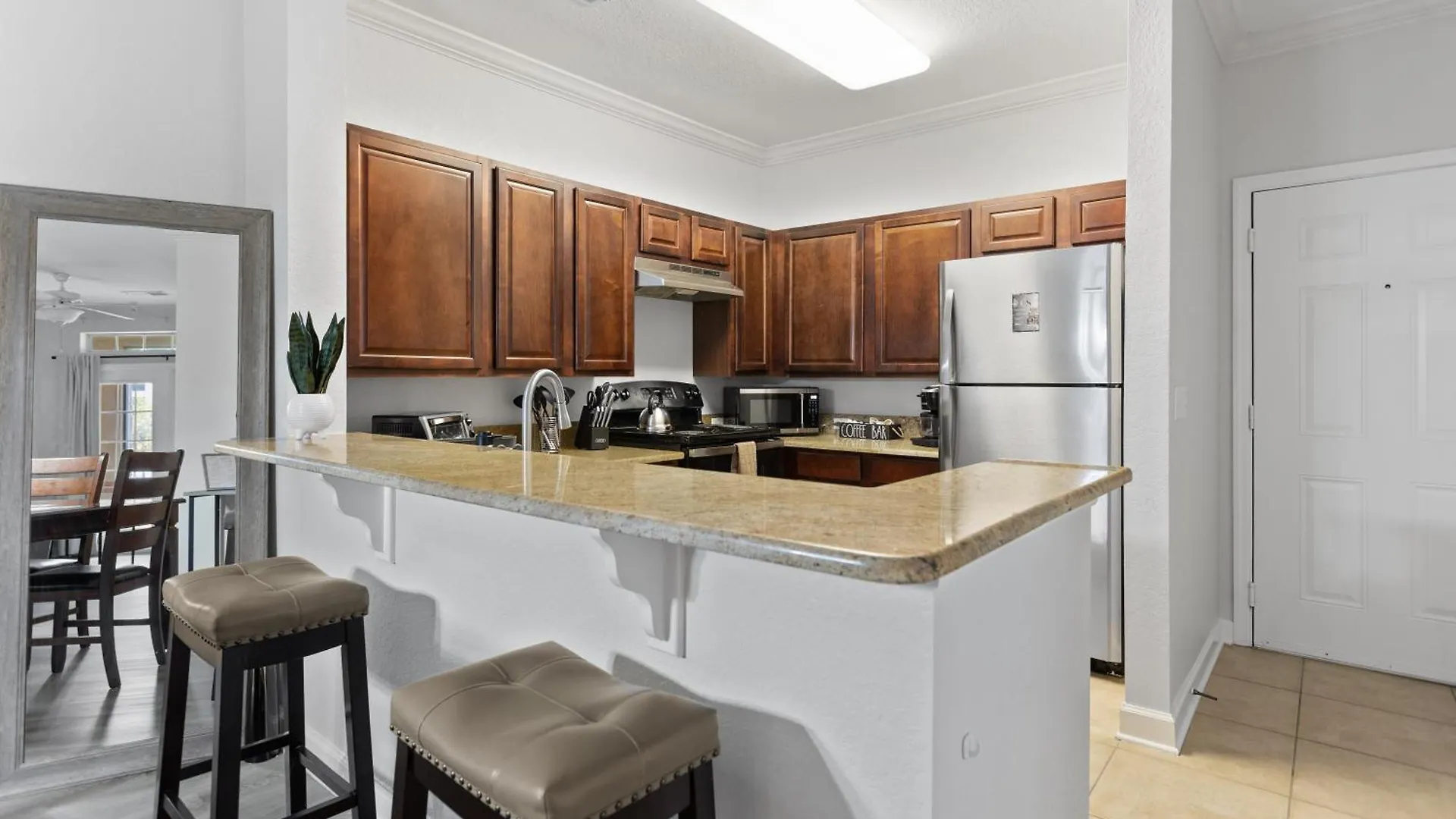 Near W/ Pool-3br/2ba-spacious & Cozy Apartment *