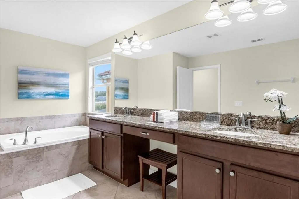 5 Bedrooms- 5 Bathrooms- Paradise Palms 2989bp