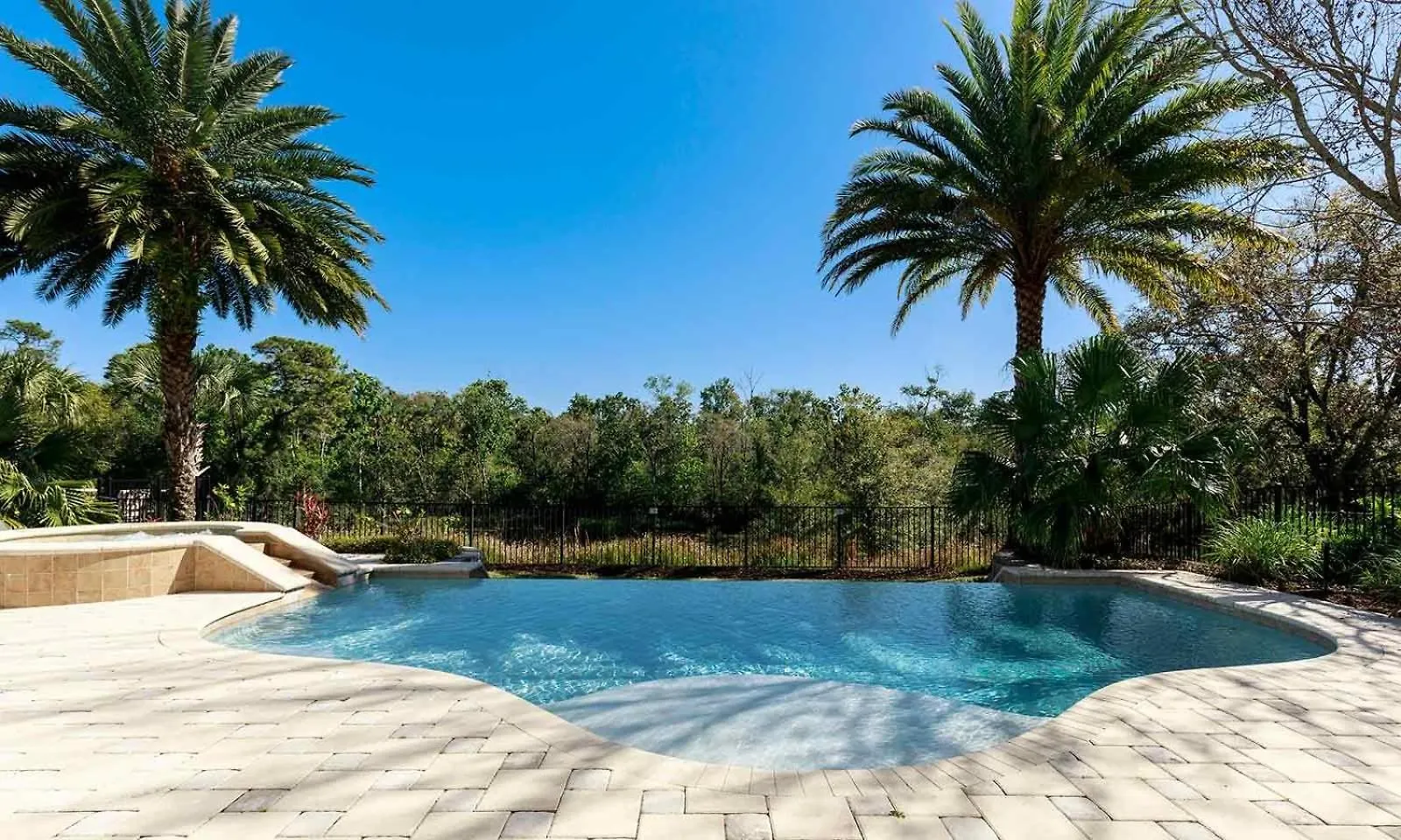 Feriehus Luxury 5 Bdrm With Elegant Living Space At Reunion