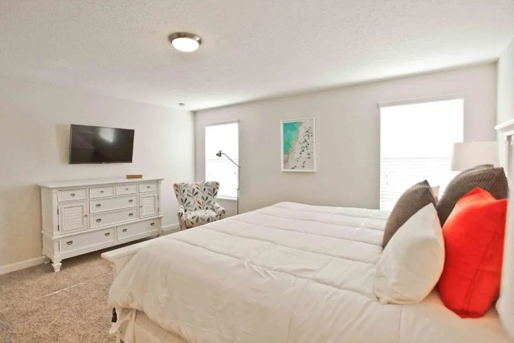 Storey Dream With Gorgeous View!
