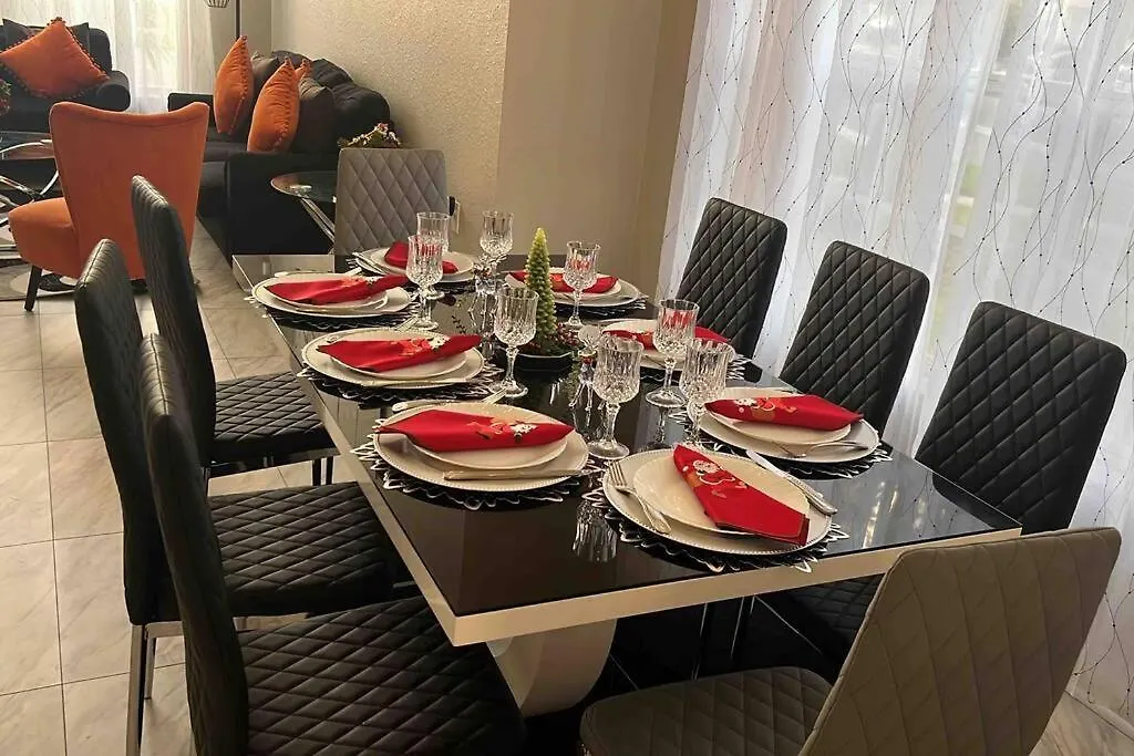 Beautiful Near Disney, Heated Pool, Bbq, 4 Bedrooms Hébergement de vacances