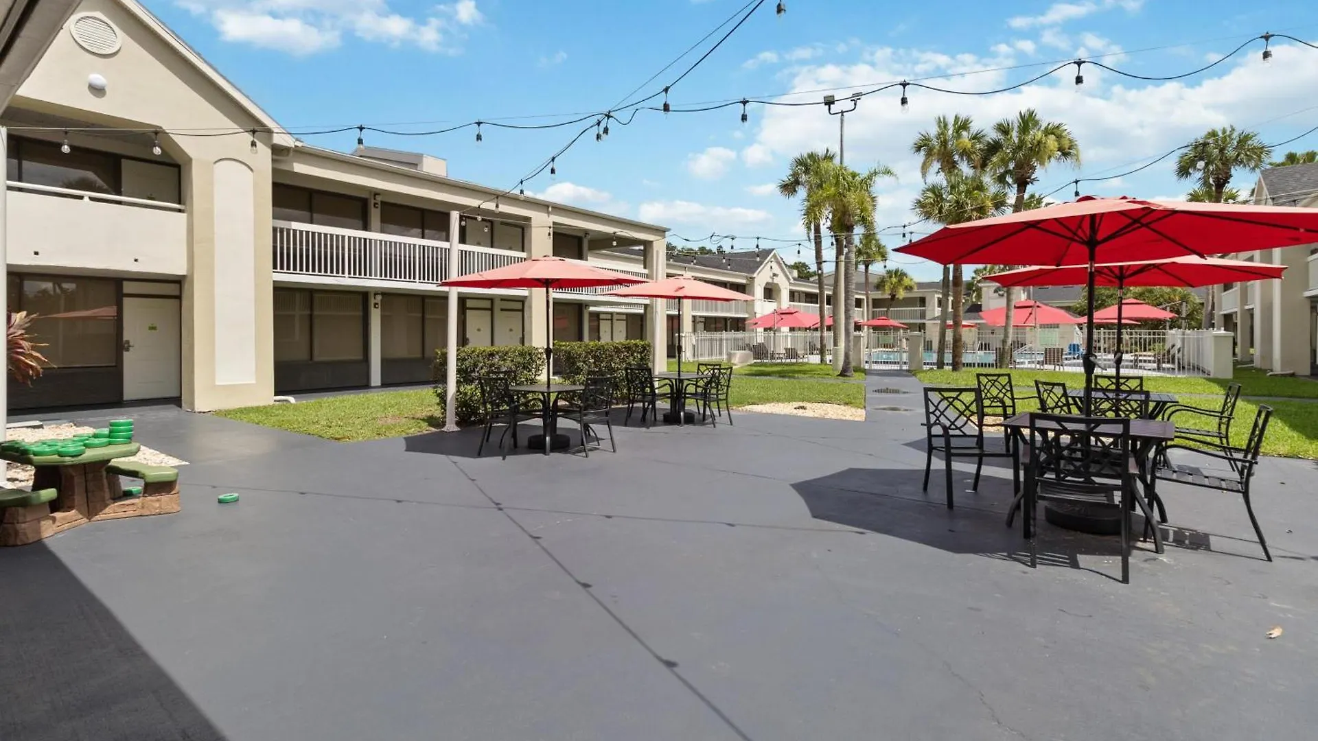 Apartment 1-1 Condo-hotel With Double Bed And Community Pool Miles From Disney! *