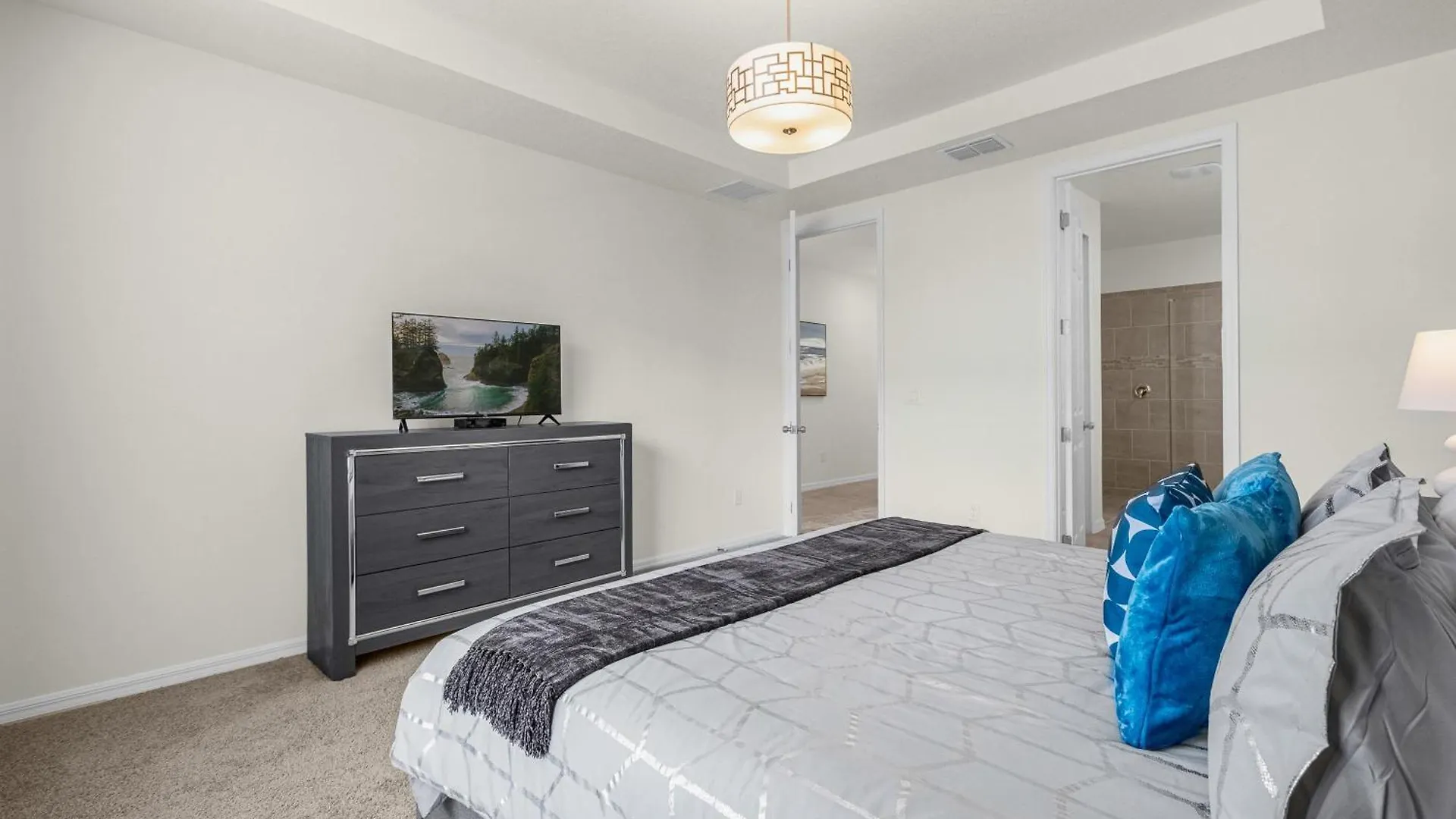 Holiday home Upstay - Solara Retreat W Pool And Hot Tub *
