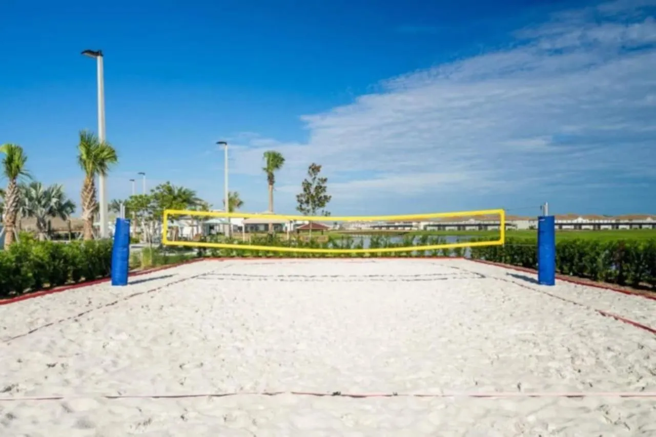 6 Bedroom 5 Bathroom Storey 4770kc Kissimmee