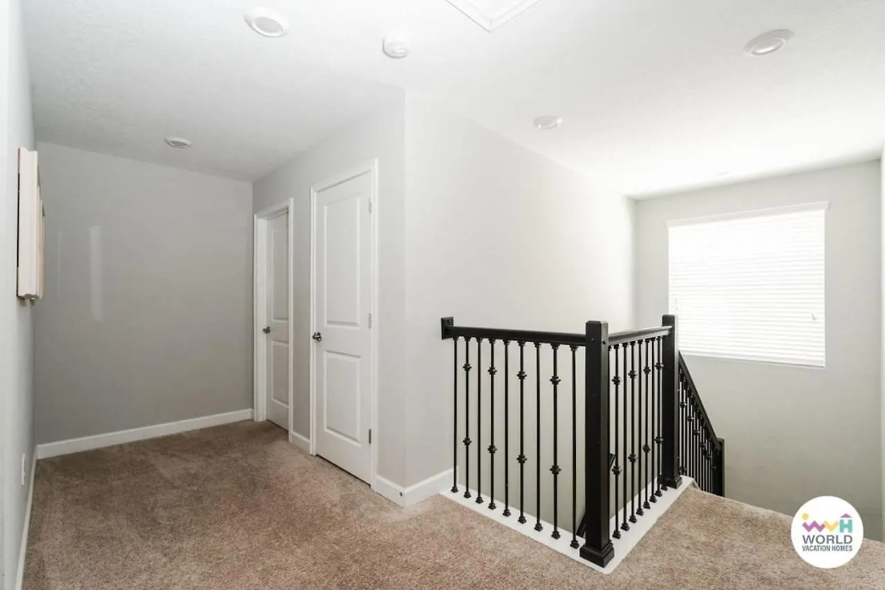 6 Bedroom 5 Bathroom Storey 4770kc Semesterbostad Kissimmee