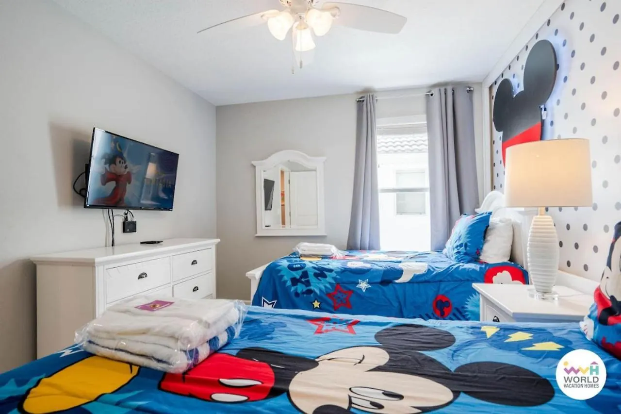 6 Bedroom 5 Bathroom Storey 4770kc Semesterbostad *