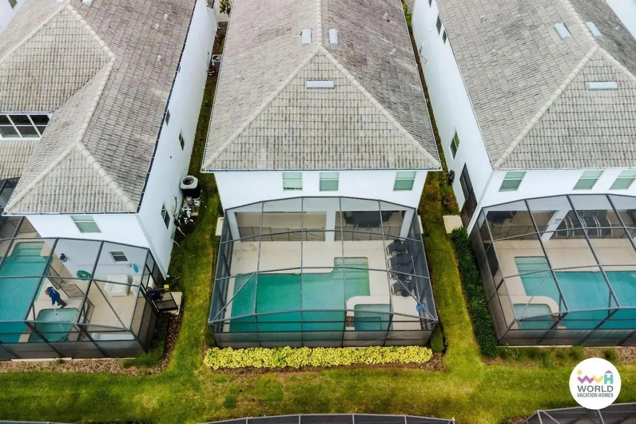 Semesterbostad 6 Bedroom 5 Bathroom Storey 4770kc *
