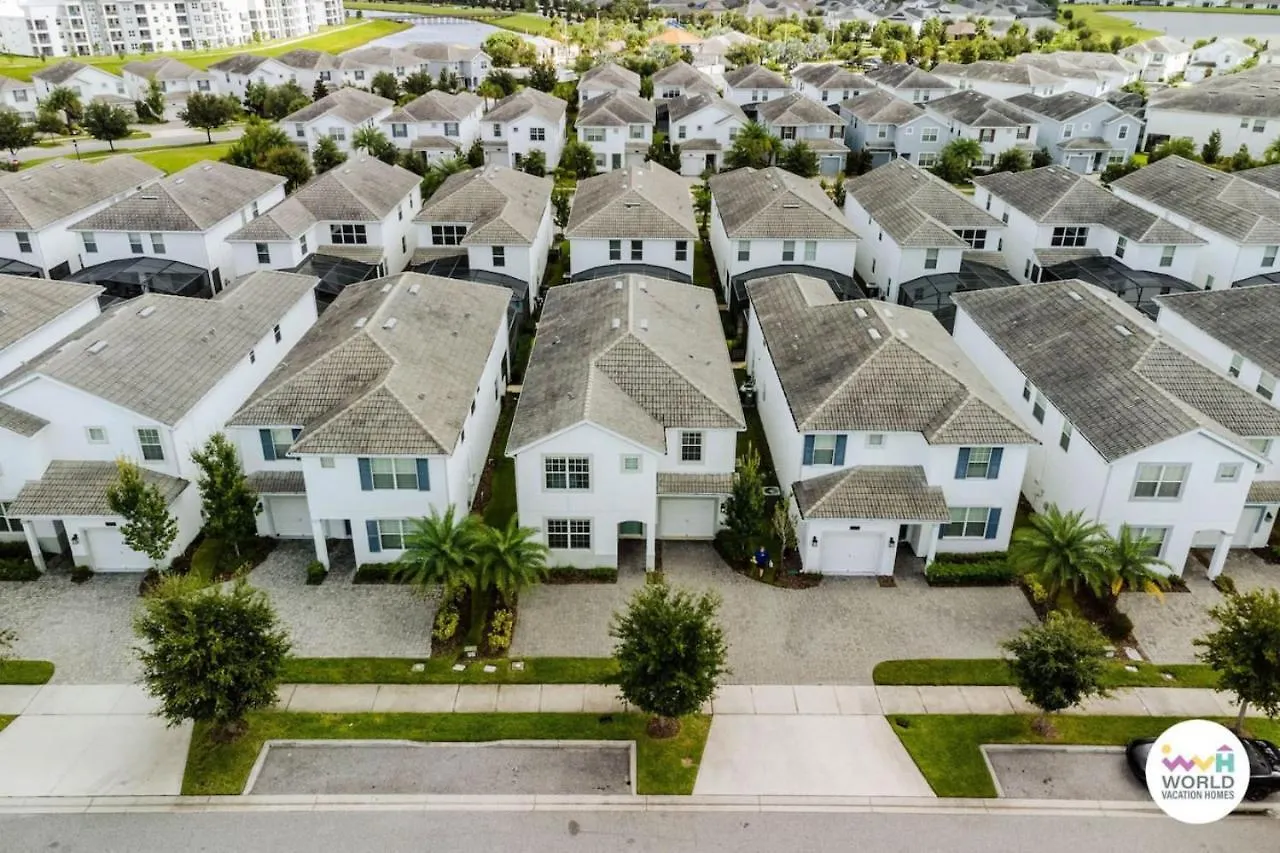 6 Bedroom 5 Bathroom Storey 4770kc Semesterbostad