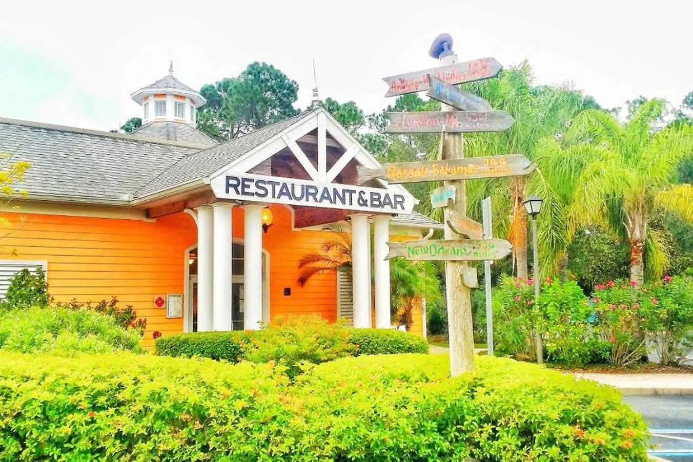 Tropical Lakeview Oasis At Bahama Bay Villa