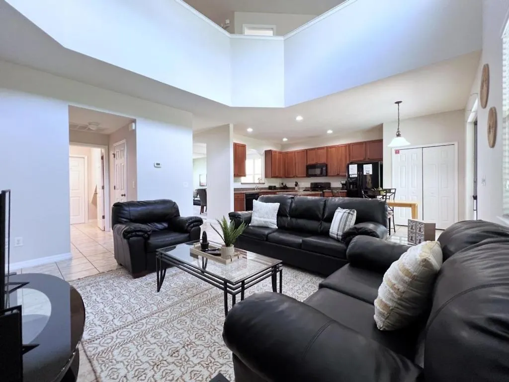 Holiday home Luxurious 6bd Pool Haven Refreshing And Chic-4464n