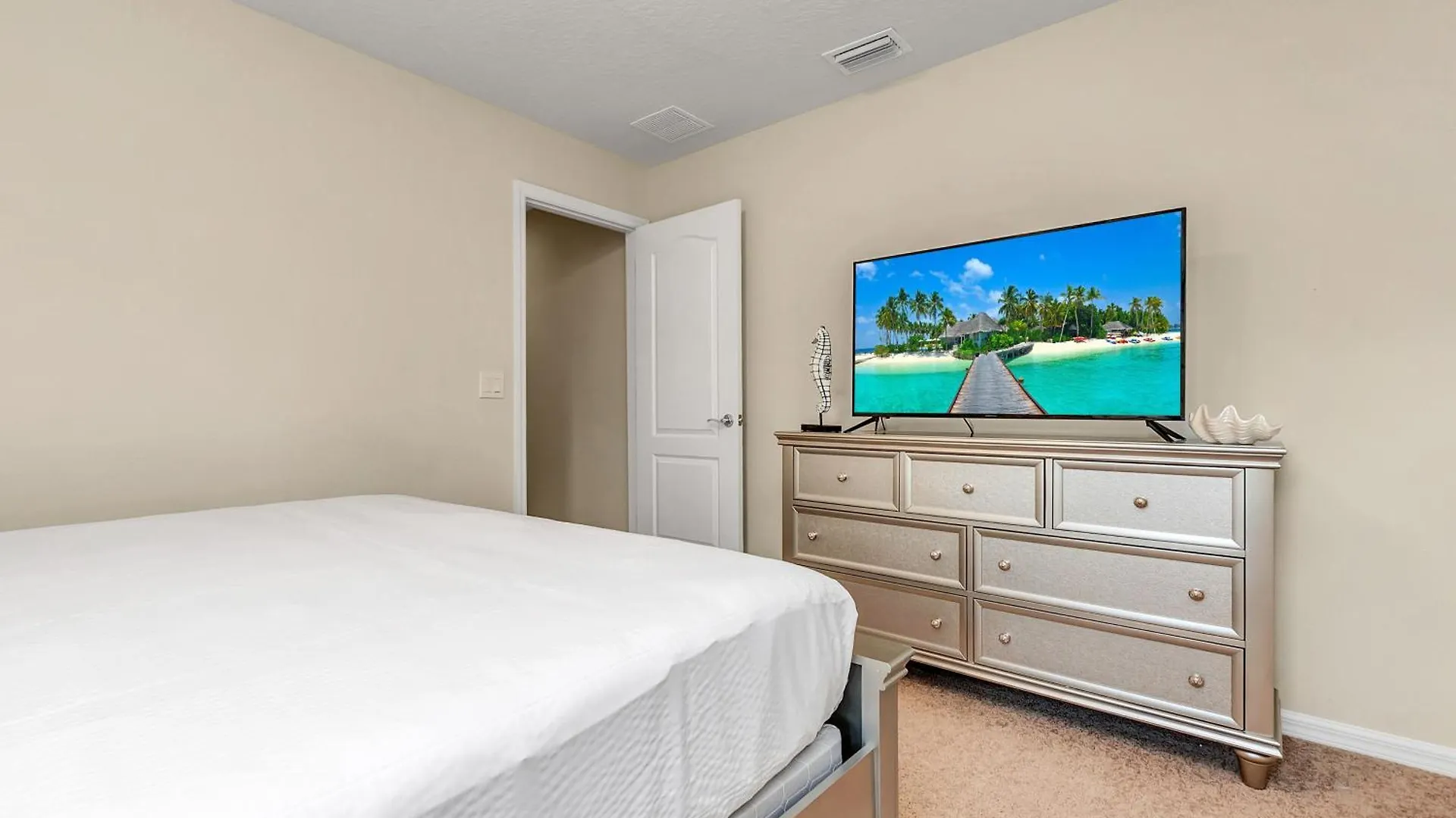 Villa Windsor At Westside 259 By