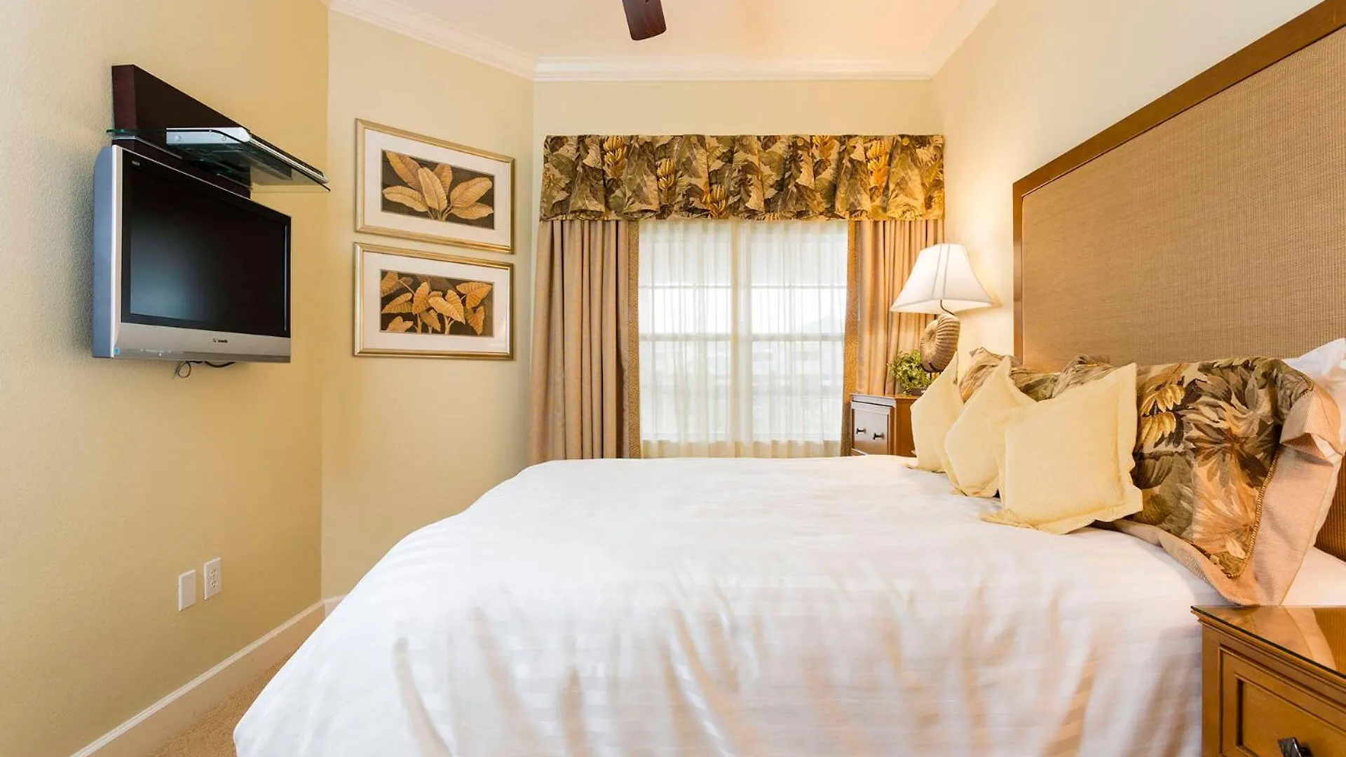 Apartment Great 3 Bedroom Vacation With Balcony At Reunion Re1356 *