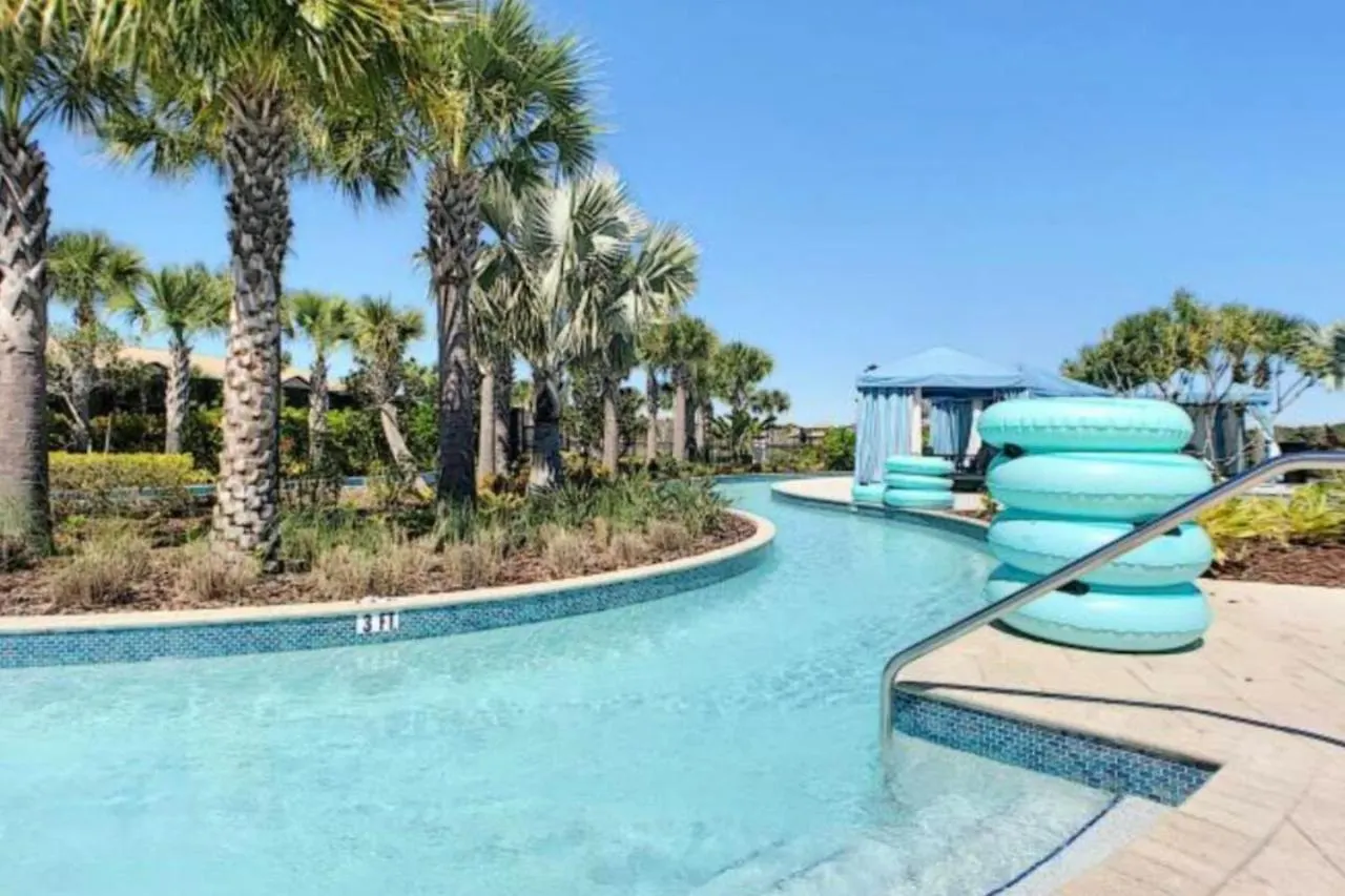 5 Bedroom 4.5 Bathroom Windsor At Westside 8883 *