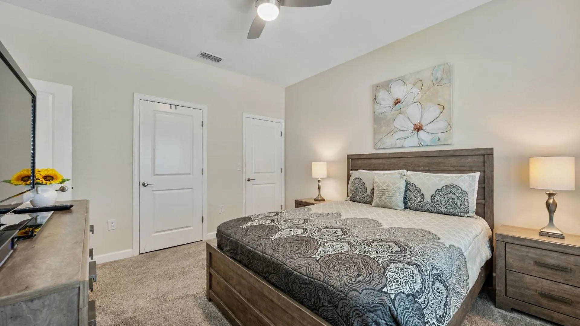 Renewed Luxury Townhouse With Private Pool Kissimmee