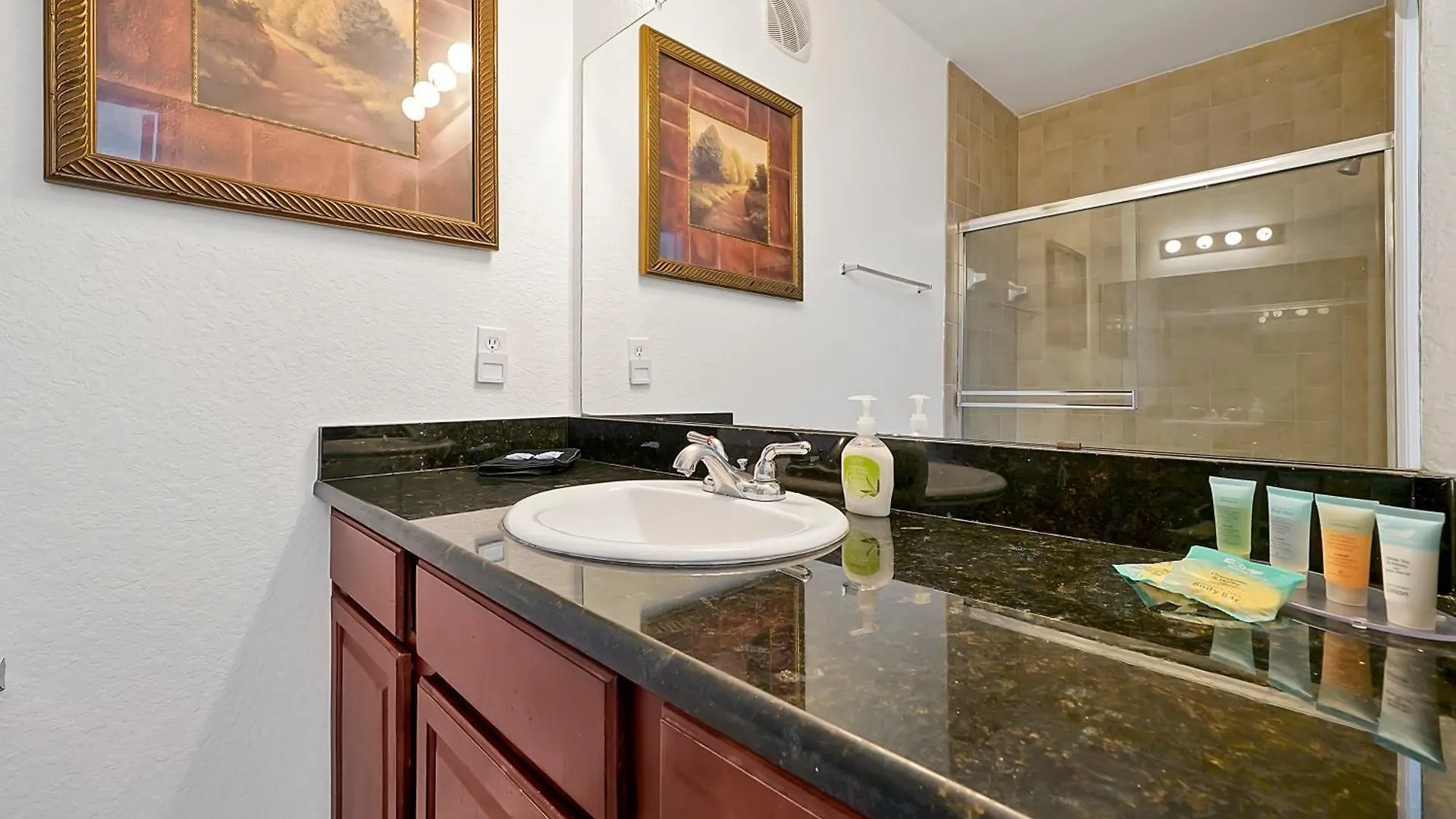 Awesome Mediterranean Resort! 15 Minutes To Apartment Kissimmee