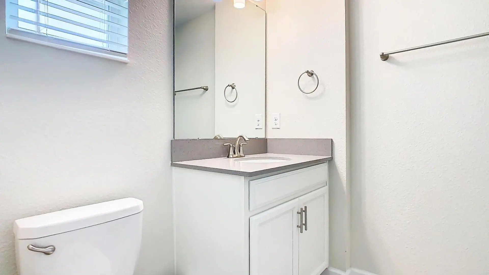 5br Townhouse Near Pool *