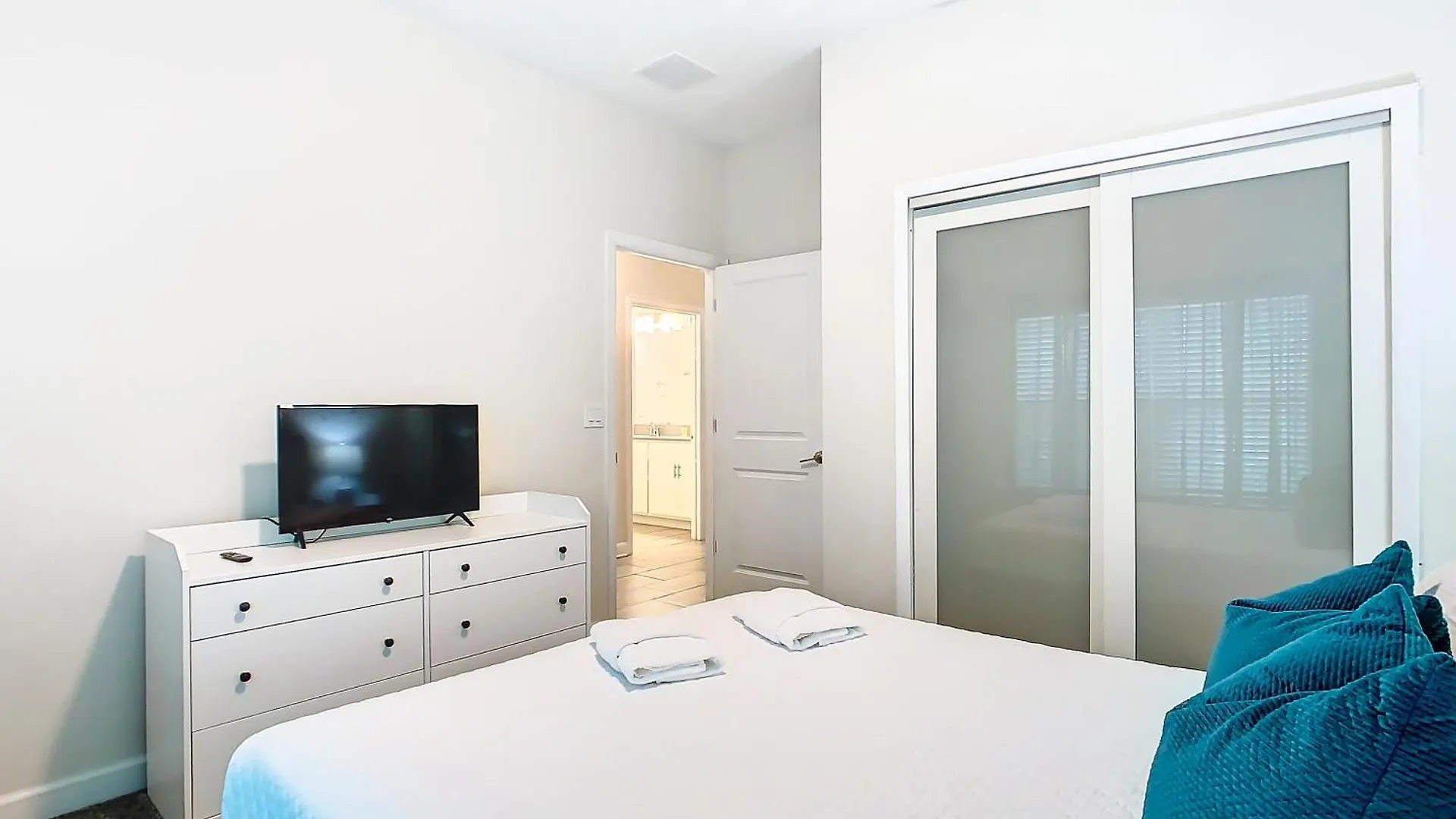 5br Townhouse Near Pool Holiday home *