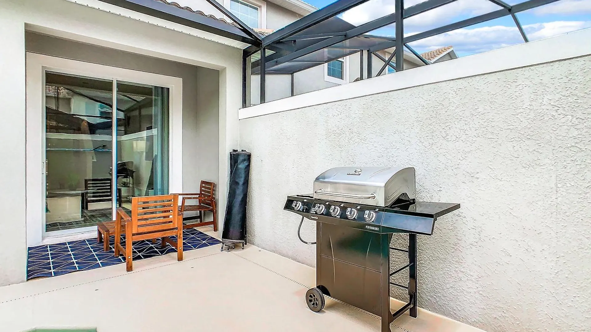 5br Townhouse Near Pool *