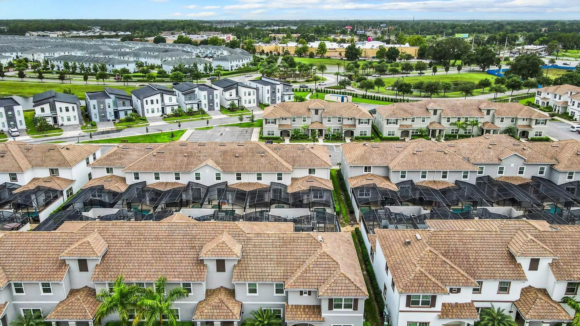 Holiday home 5br Townhouse Near Pool