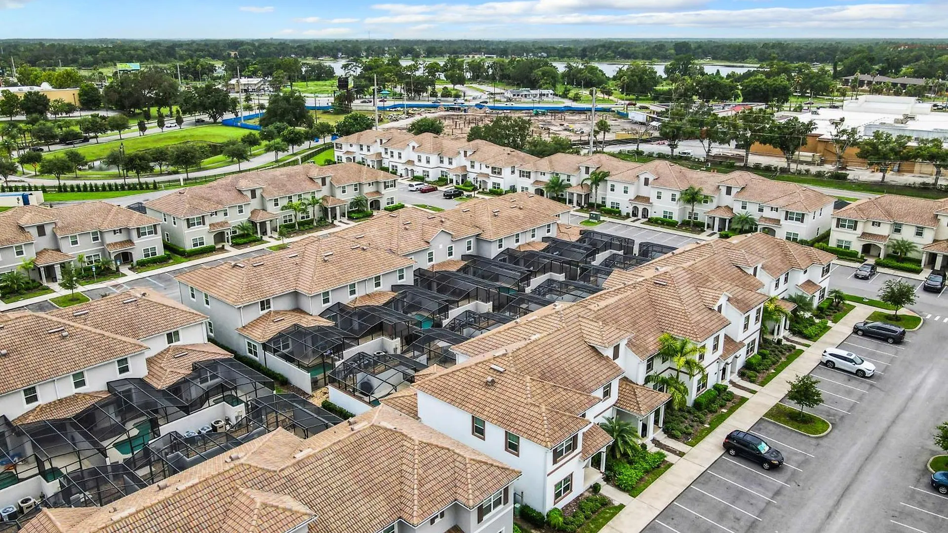5br Townhouse Near Pool *