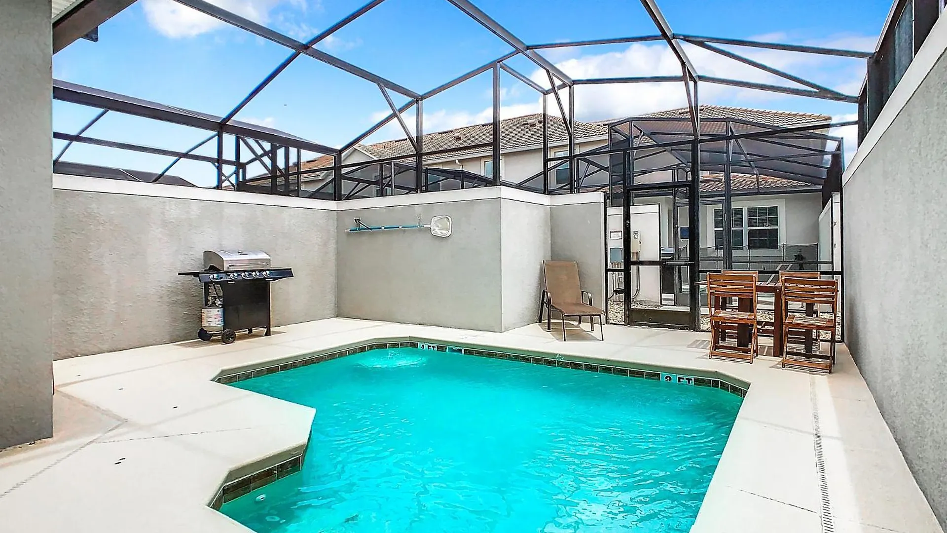 Holiday home 5br Townhouse Near Pool