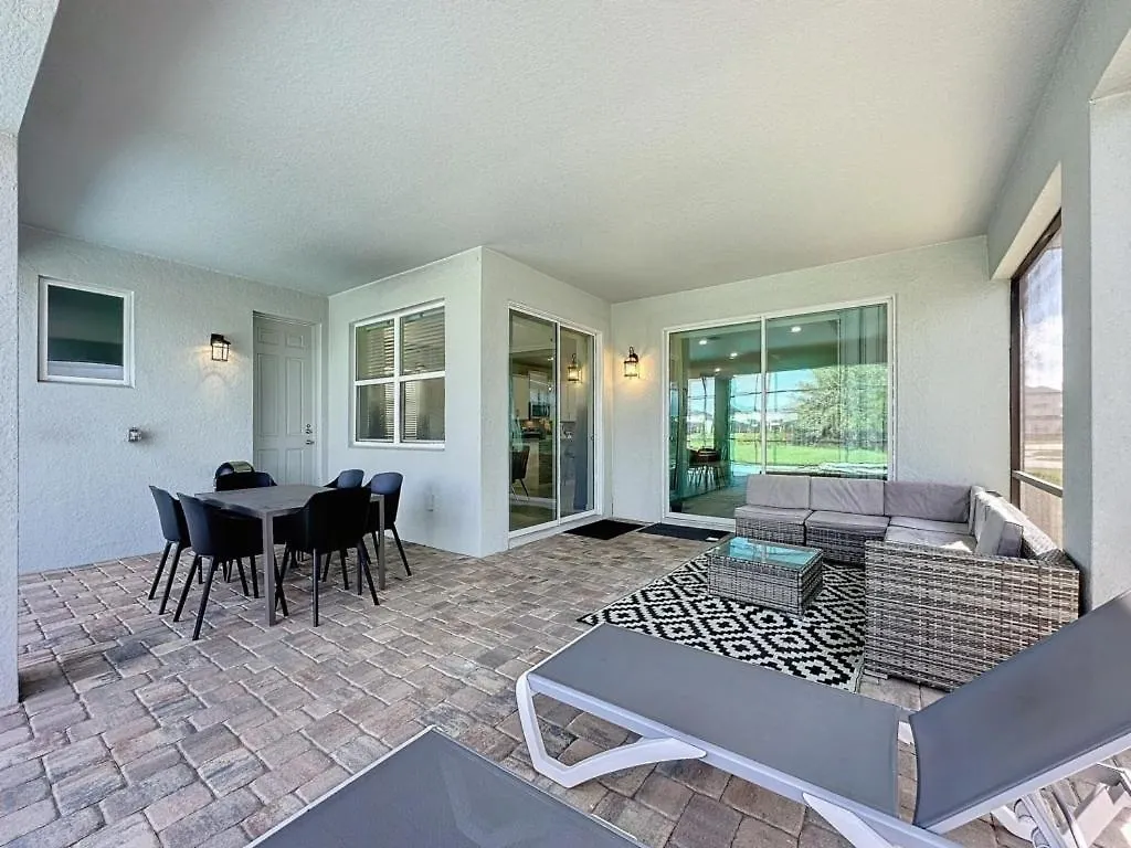 Luxury 6 Bed With Pool In Solara Willa *
