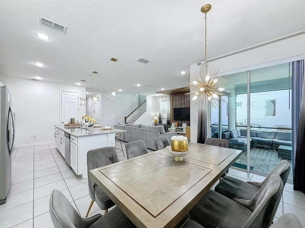Willa Luxury 6 Bed With Pool In Solara *