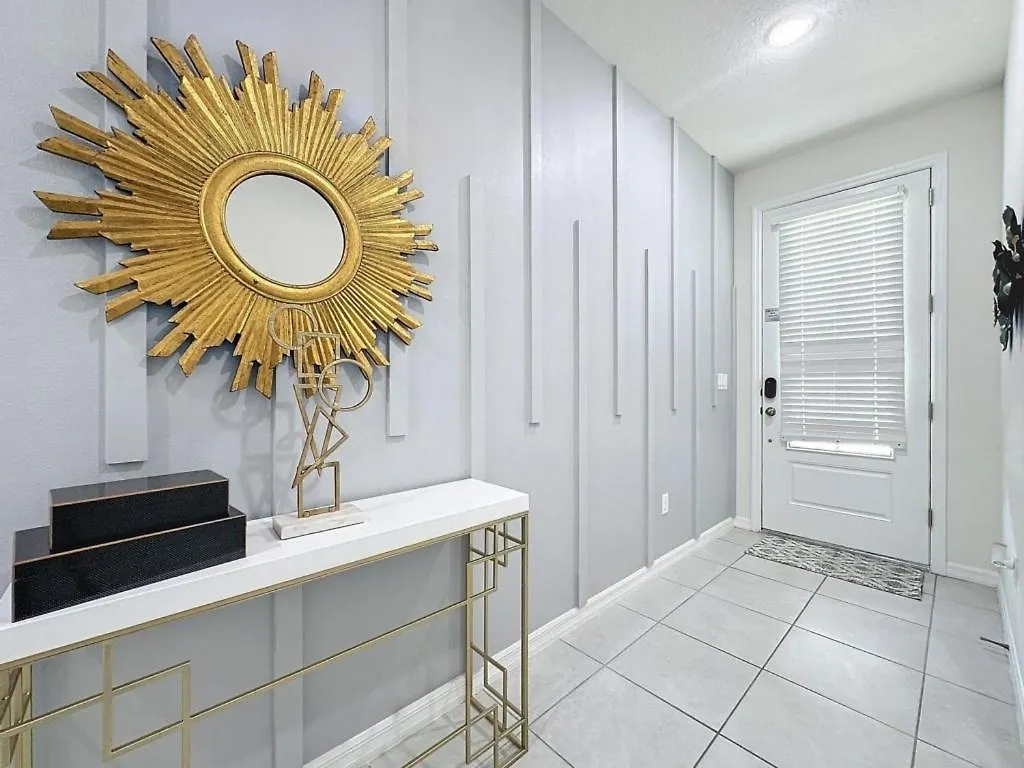 Luxury 6 Bed With Pool In Solara *